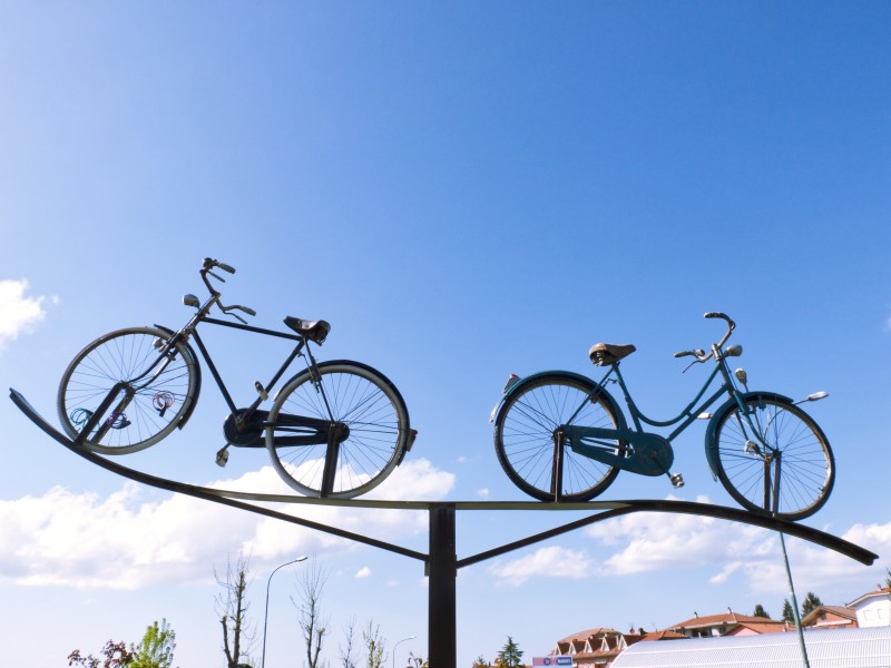 Dogliani: il Dolcetto e le Nocciole in ebike