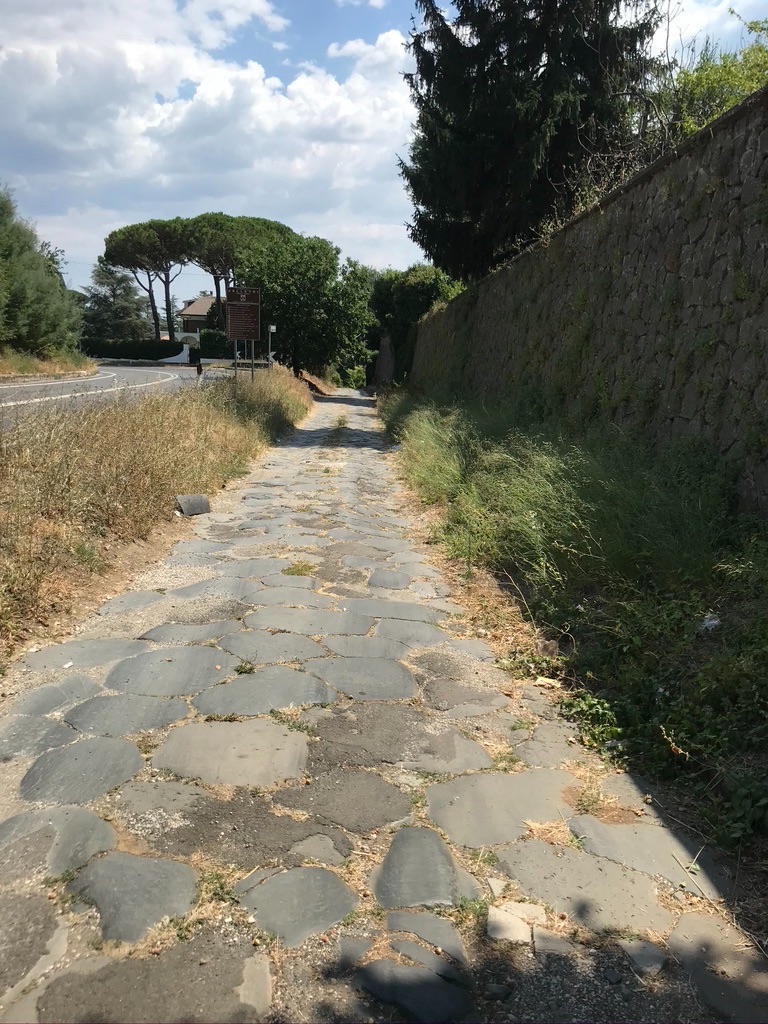 Ciclotur via Appia Antica in ebike da Ariccia a Borgo Faiti