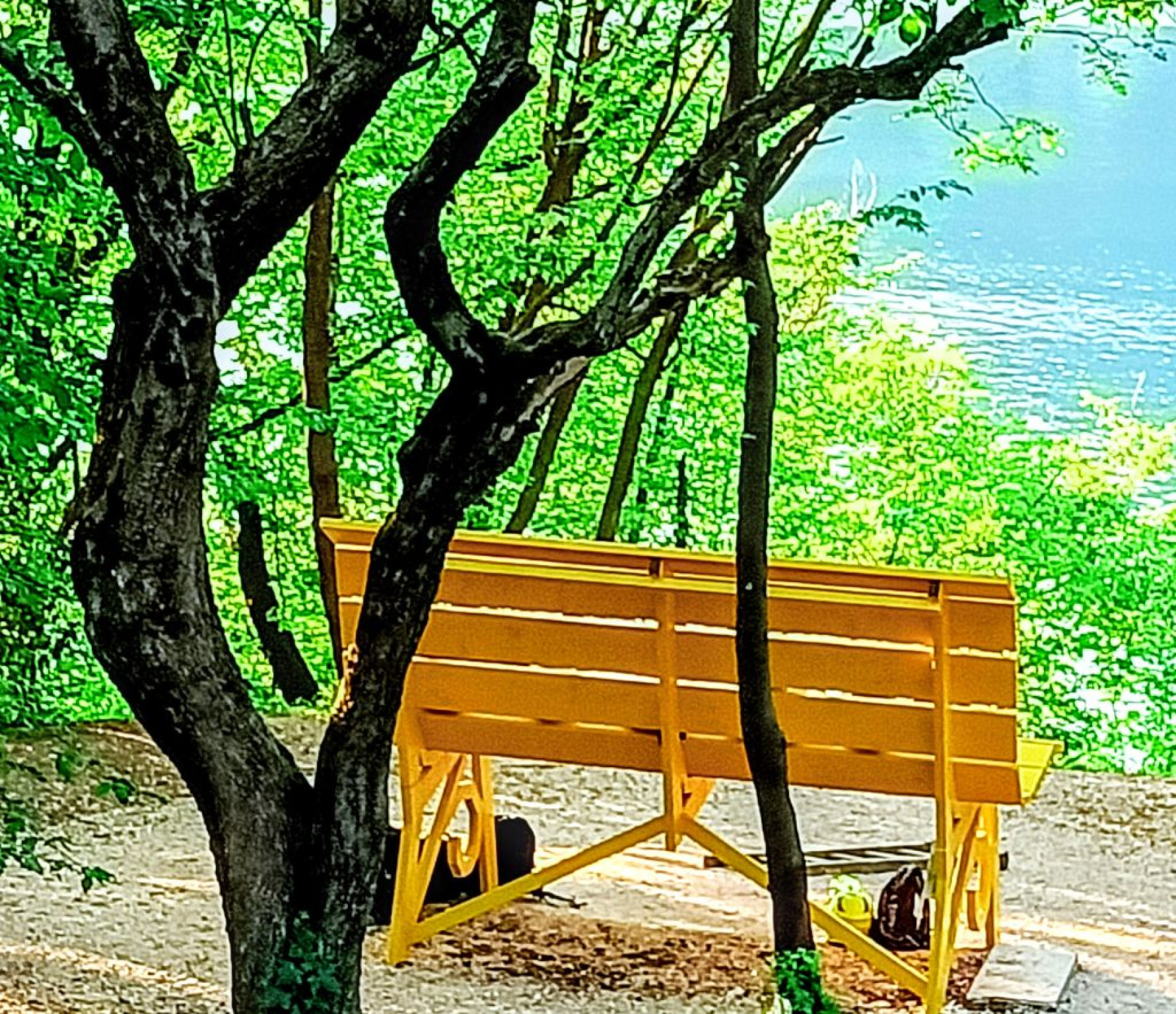 Hero Big Bench - Panchina Gigante Gialla di San Felice 