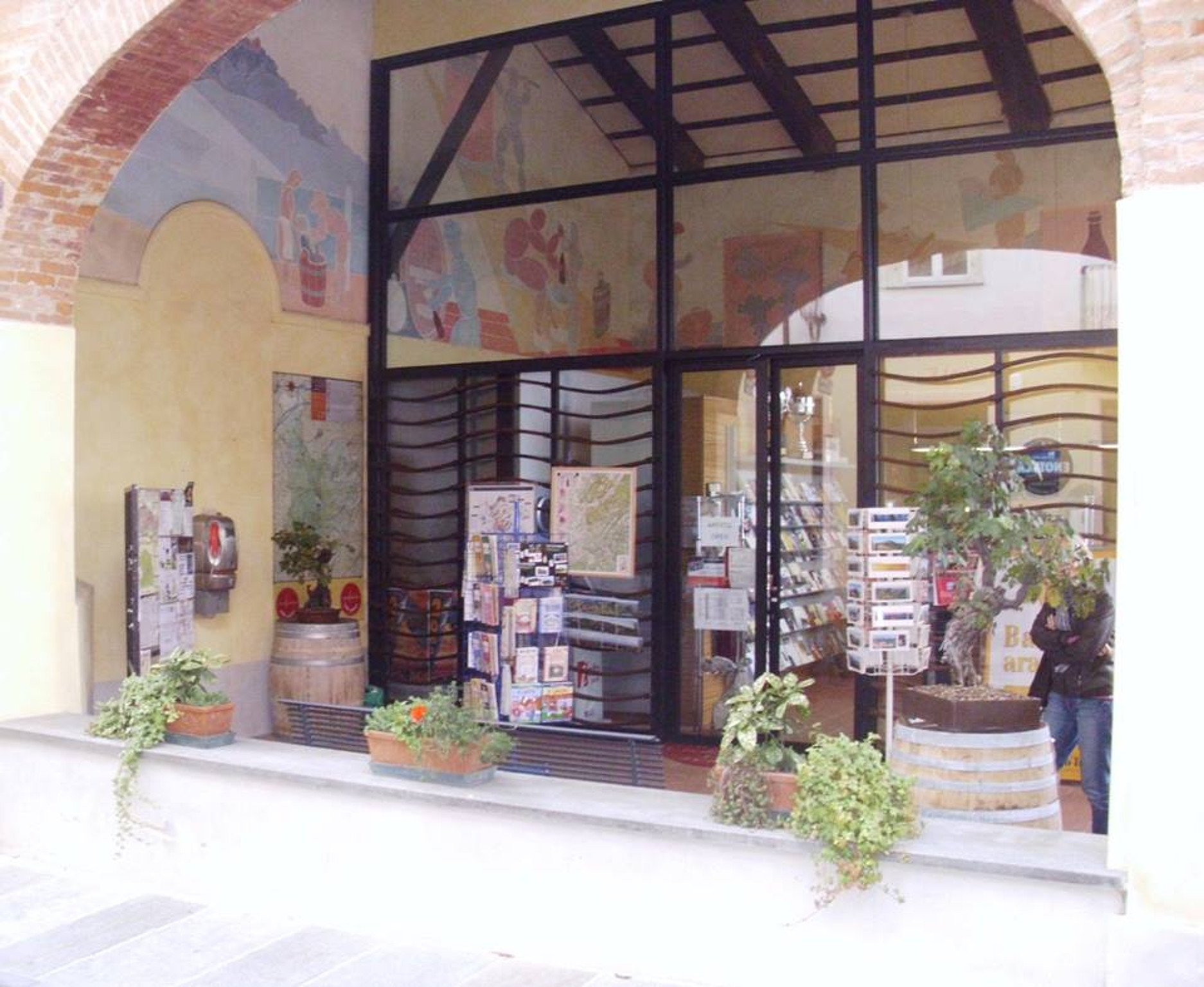 Hero Tourist information point - La Morra