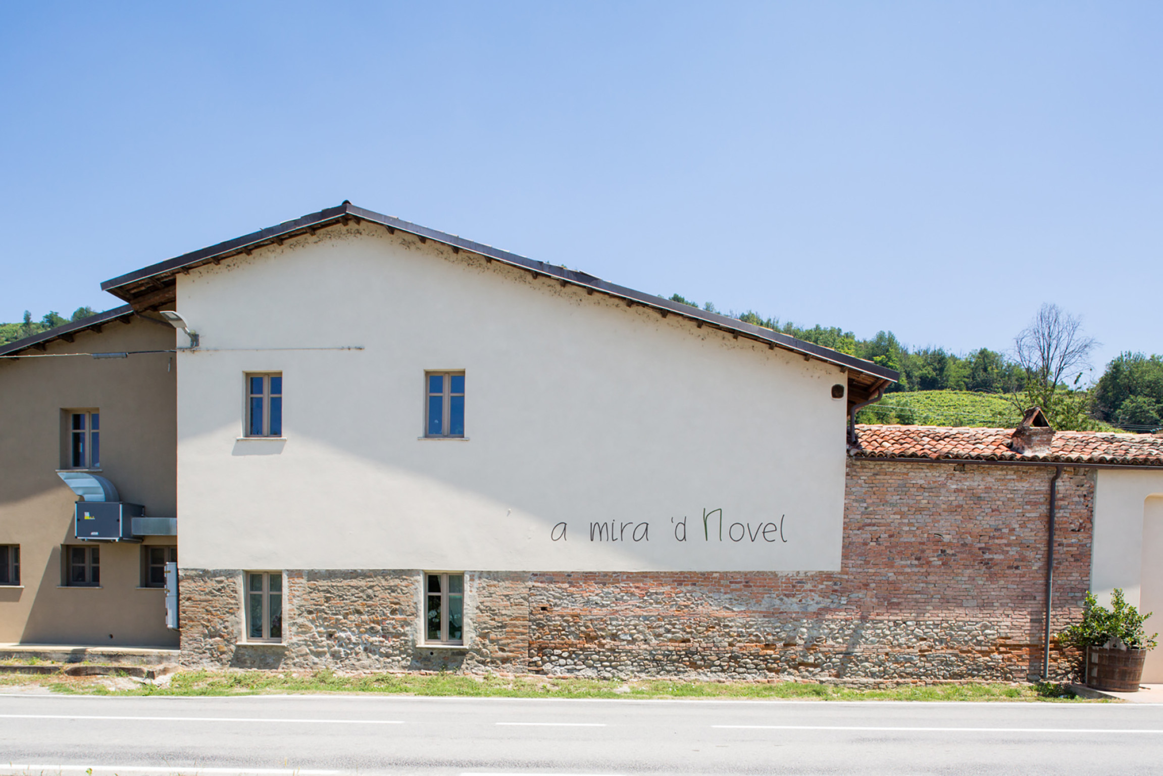 Hero A Mira 'd Novel