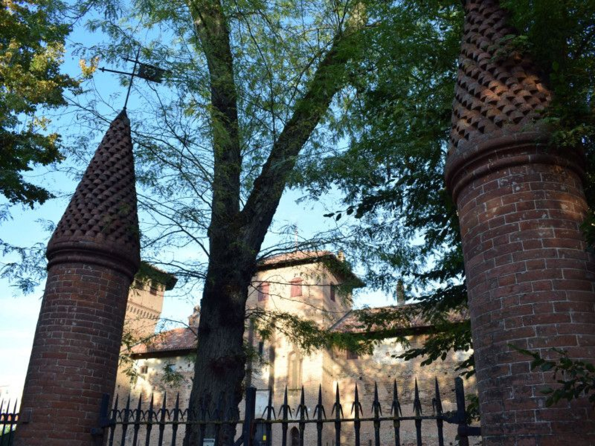 Hero Cherasco Castle