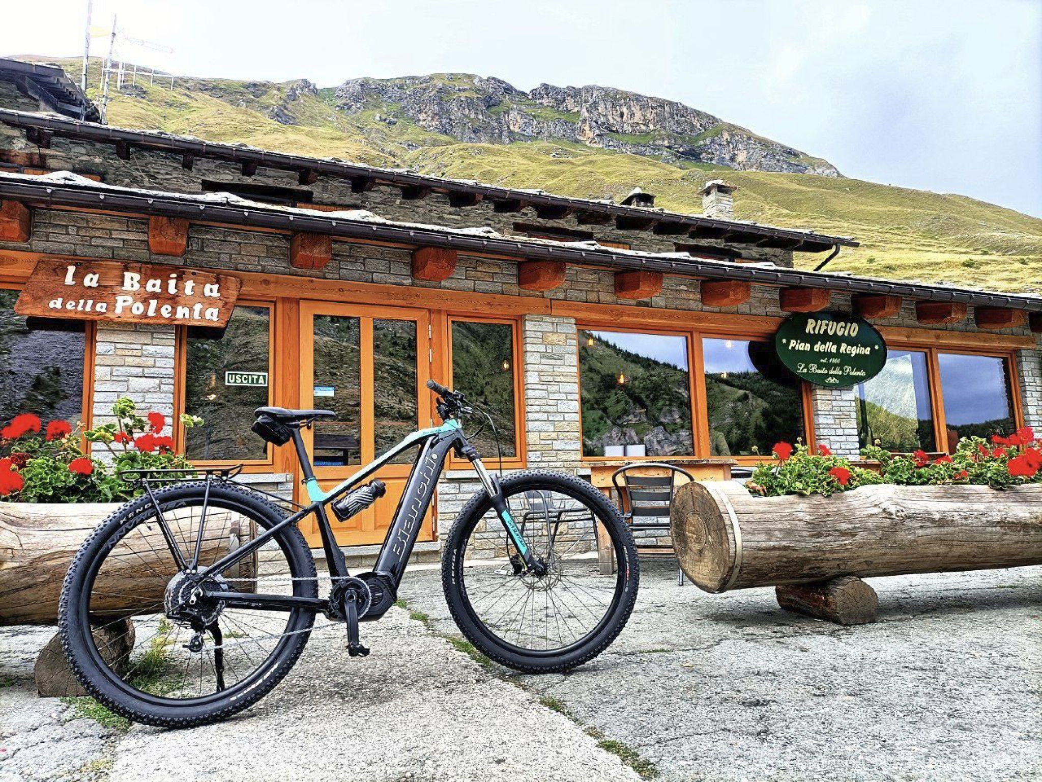 Hero Rifugio Escursionistico Pian della Regina (Pian Melzè)