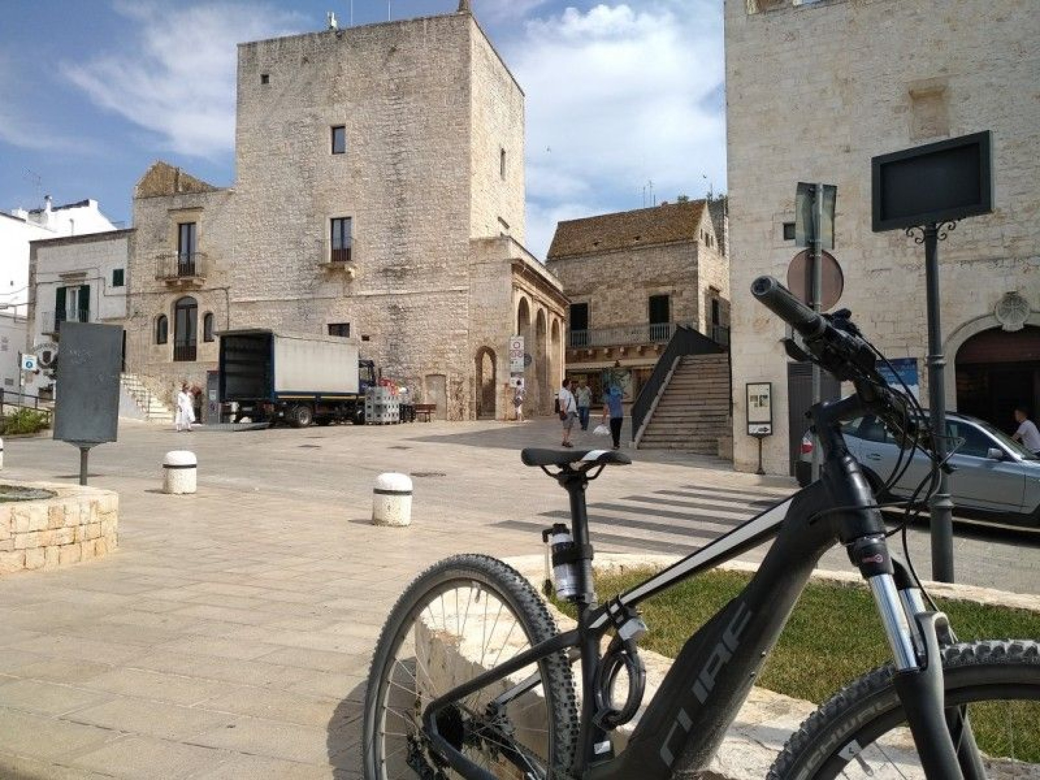 Hero Piazza Garibaldi  