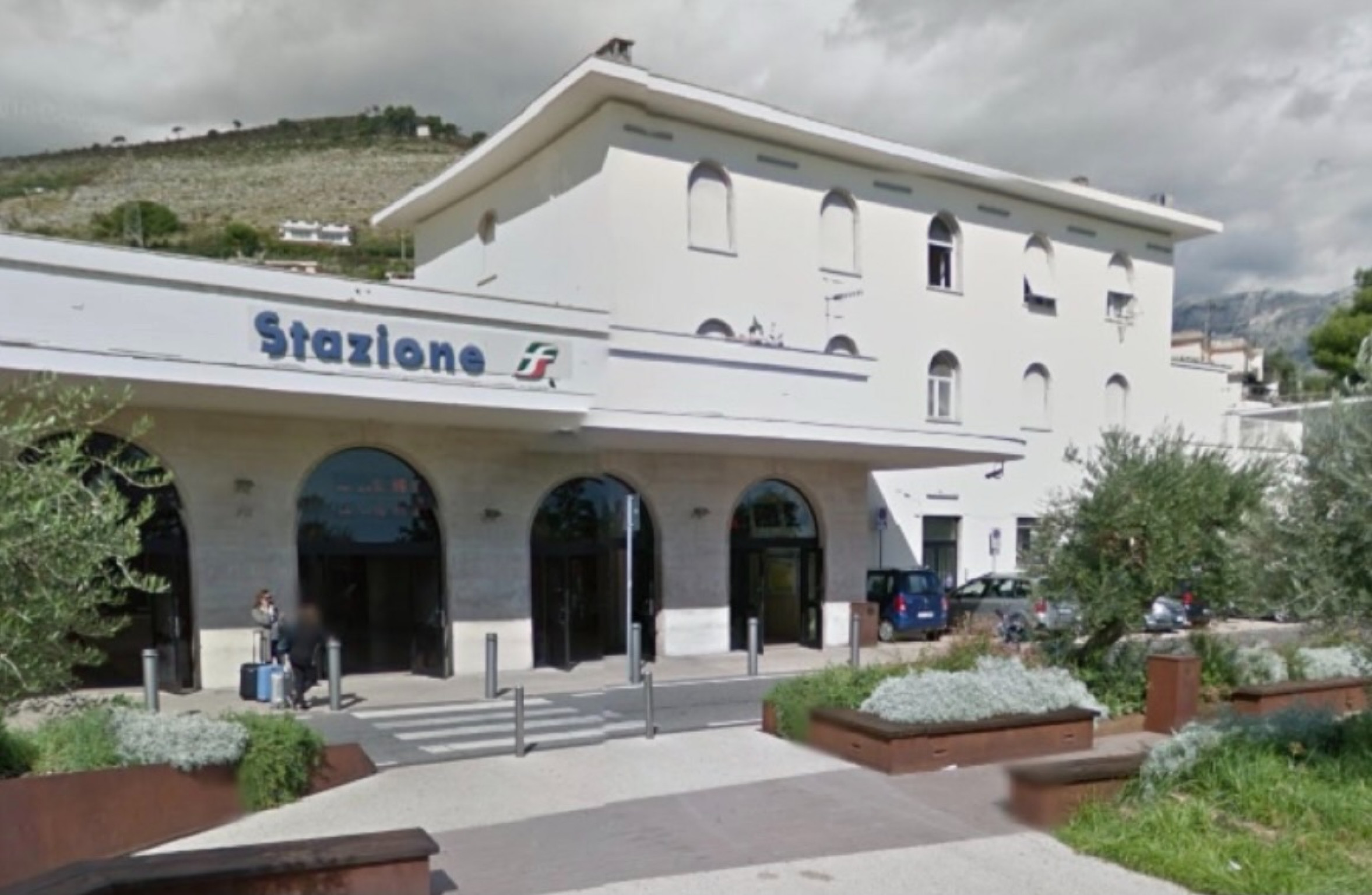 Hero stazione treni Formia