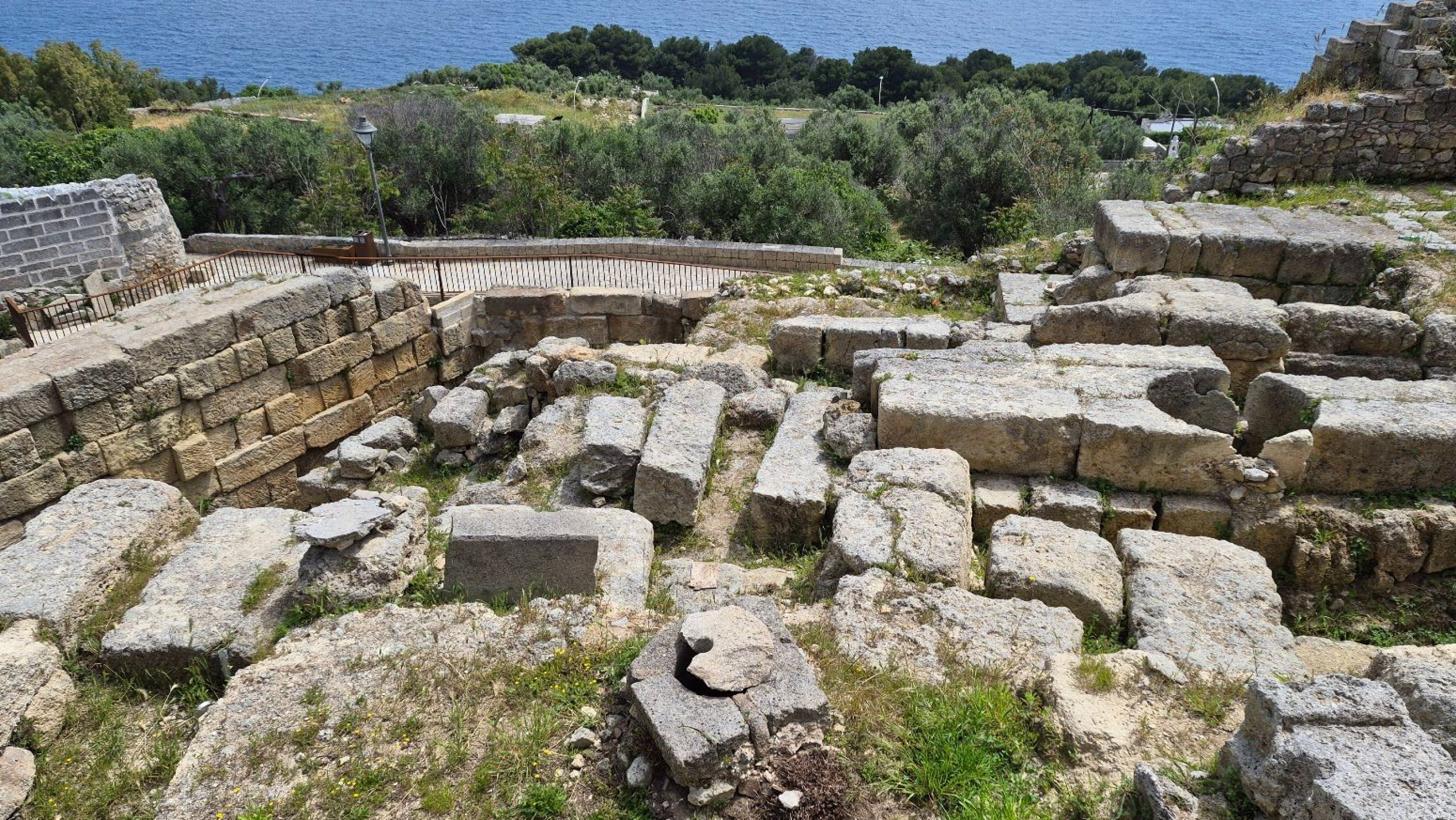 Hero Area archeologica di Castro