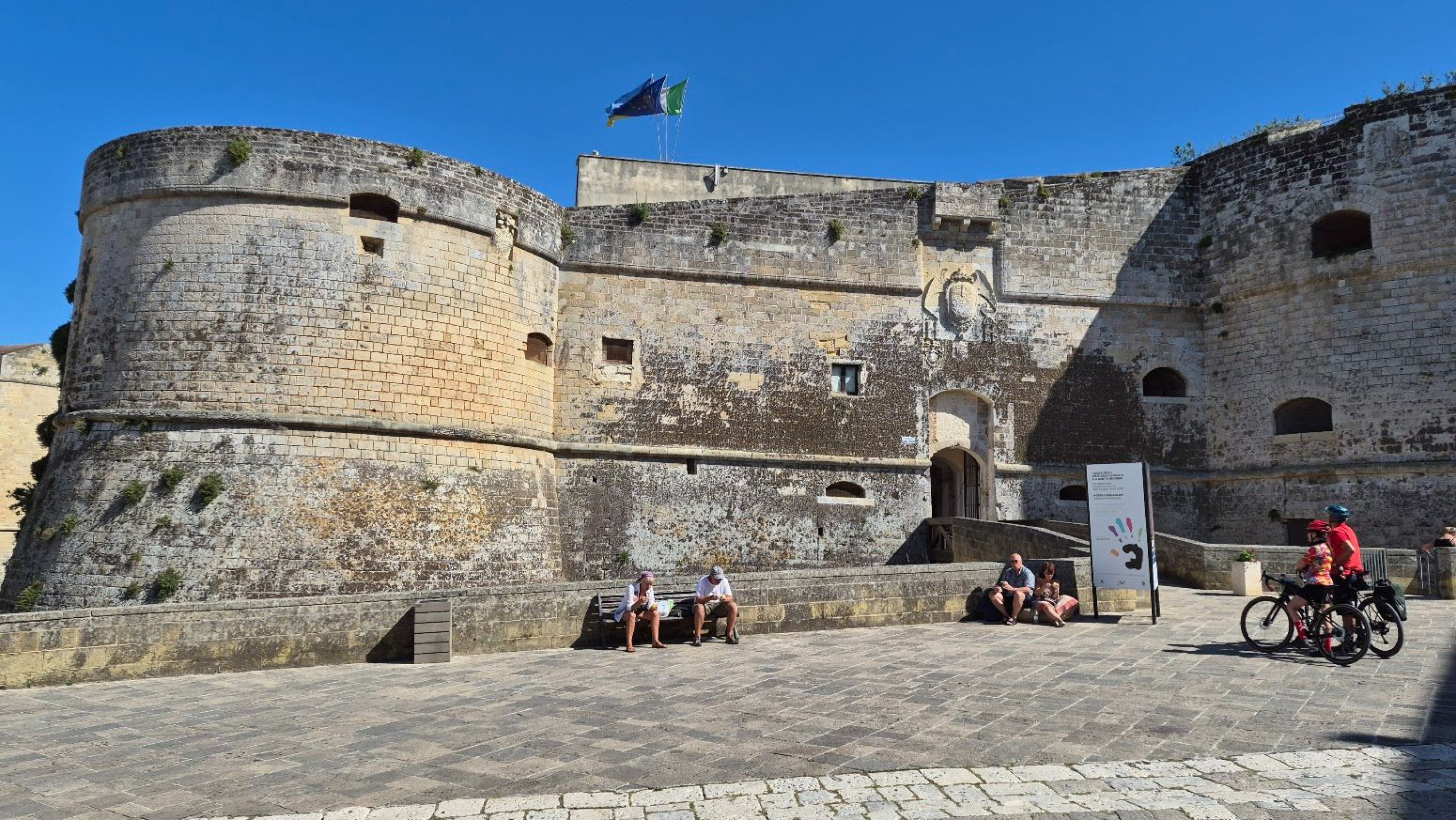 Hero Castello aragonese
