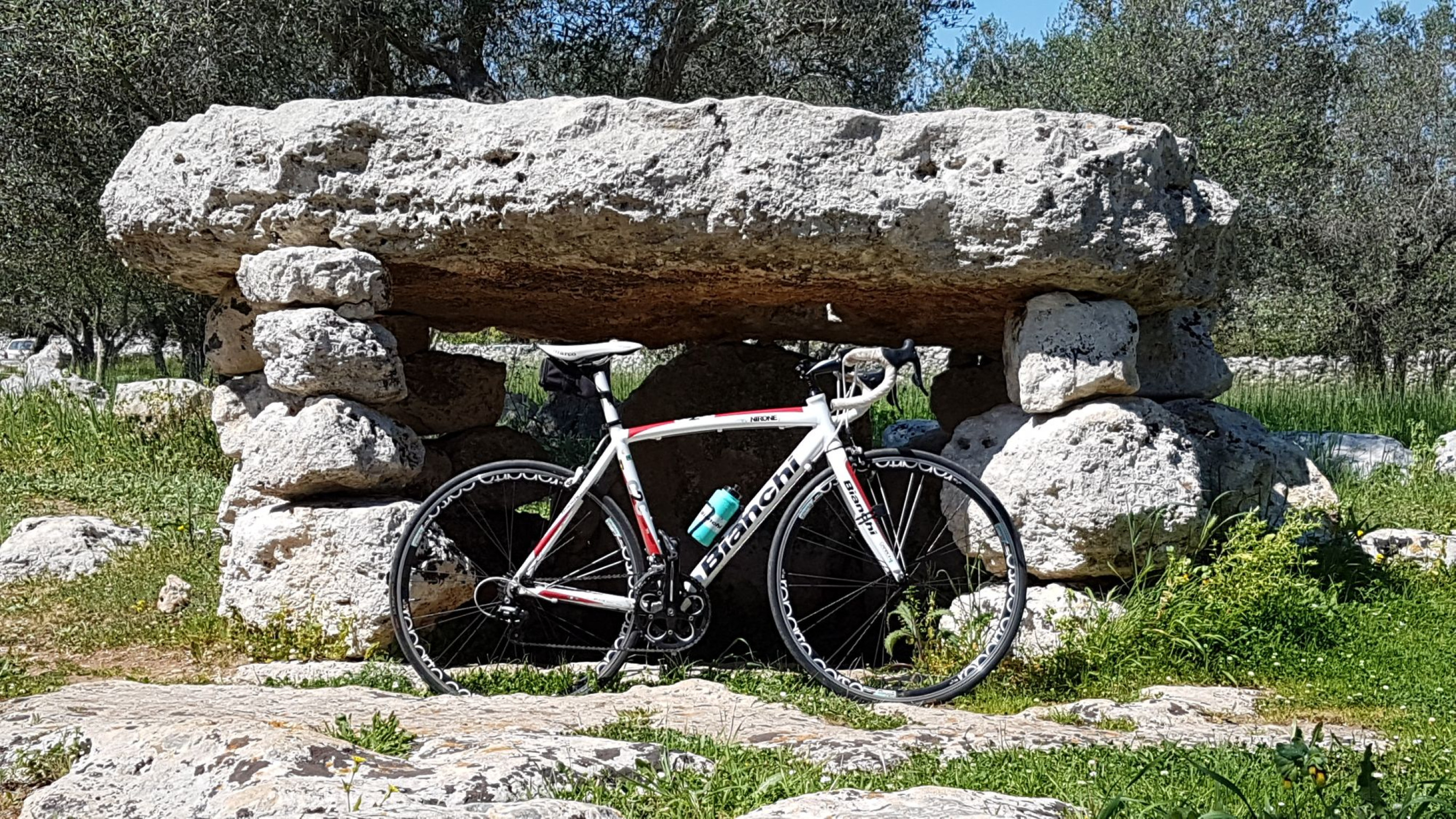 Hero Dolmen Li Scusi (Minervino di Lecce)