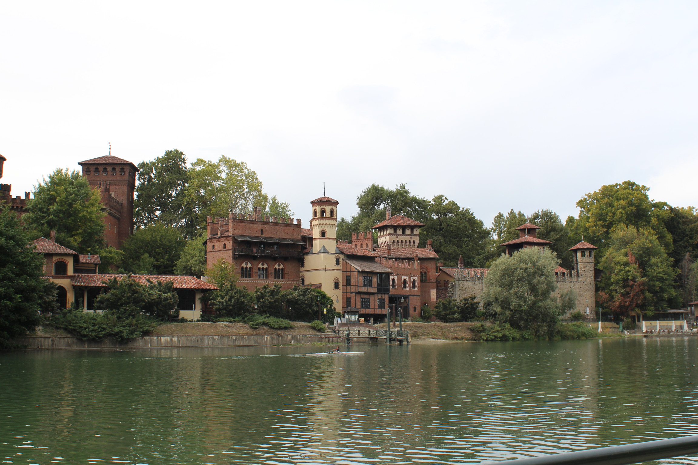 Hero Borgo e Castello Medievale