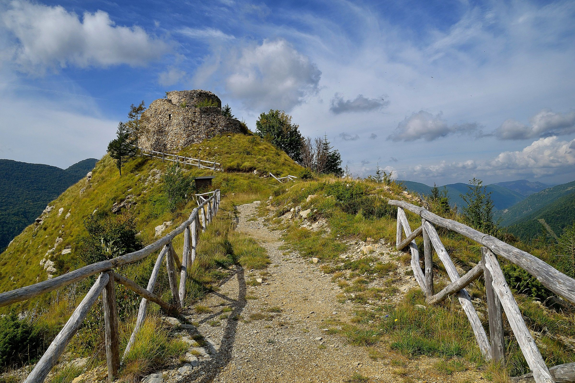 Hero La rocca del Castello Malaspina Fieschi Doria