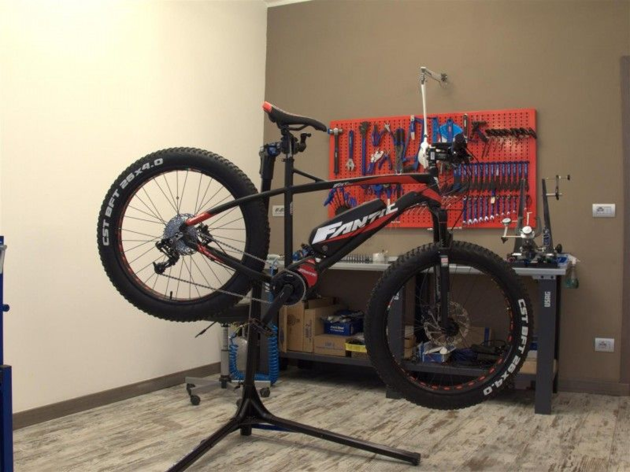 Hero Punto di noleggio e-bike a Aosta