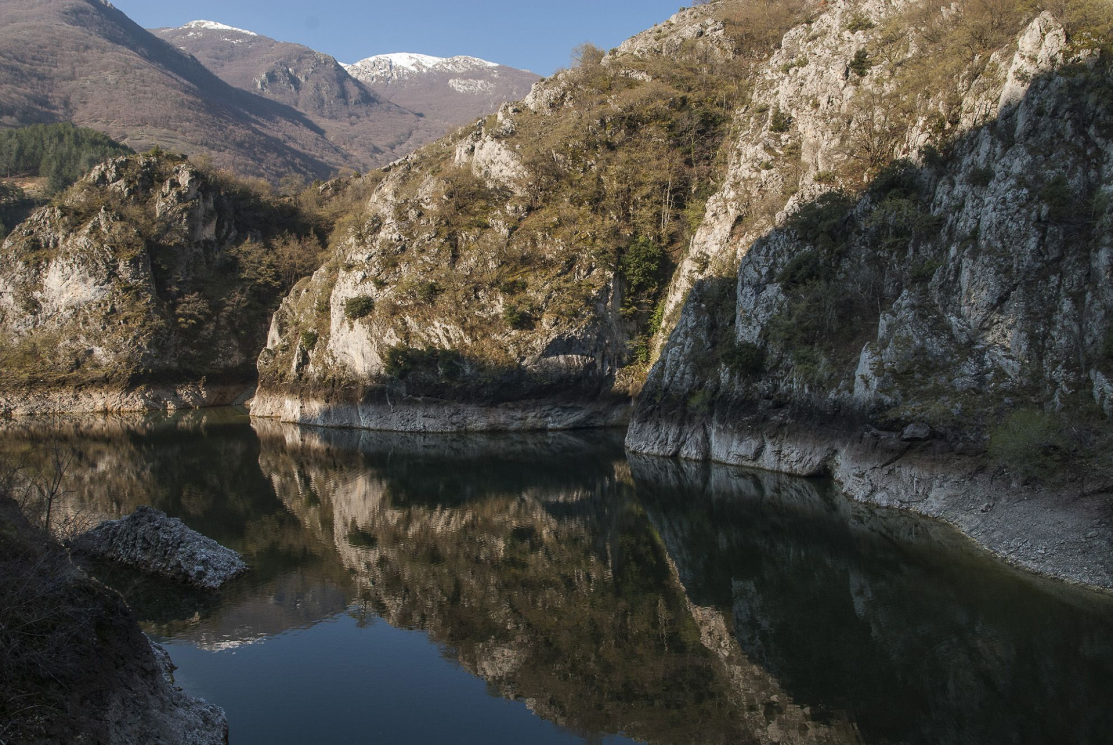 Hero Tour in e-bike sui 3 Laghi della Valle del Sagittario