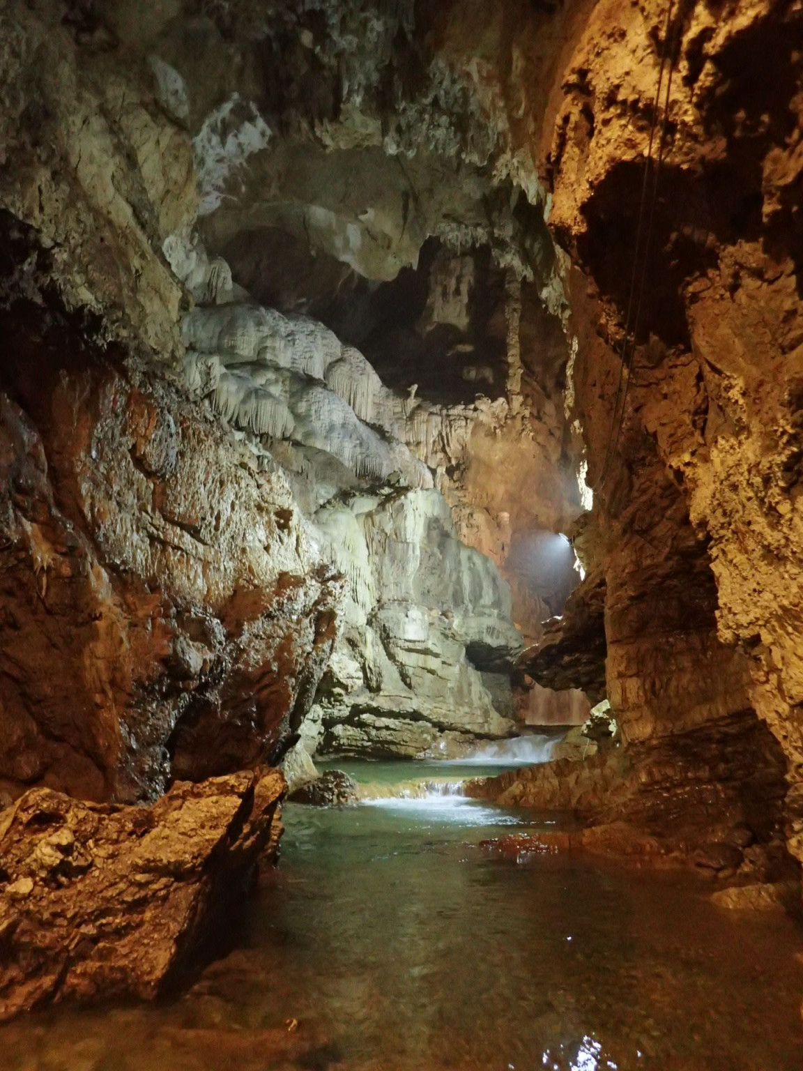 Hero Pedalata in ebike tra le Grotte di Falvaterra e Pastena 