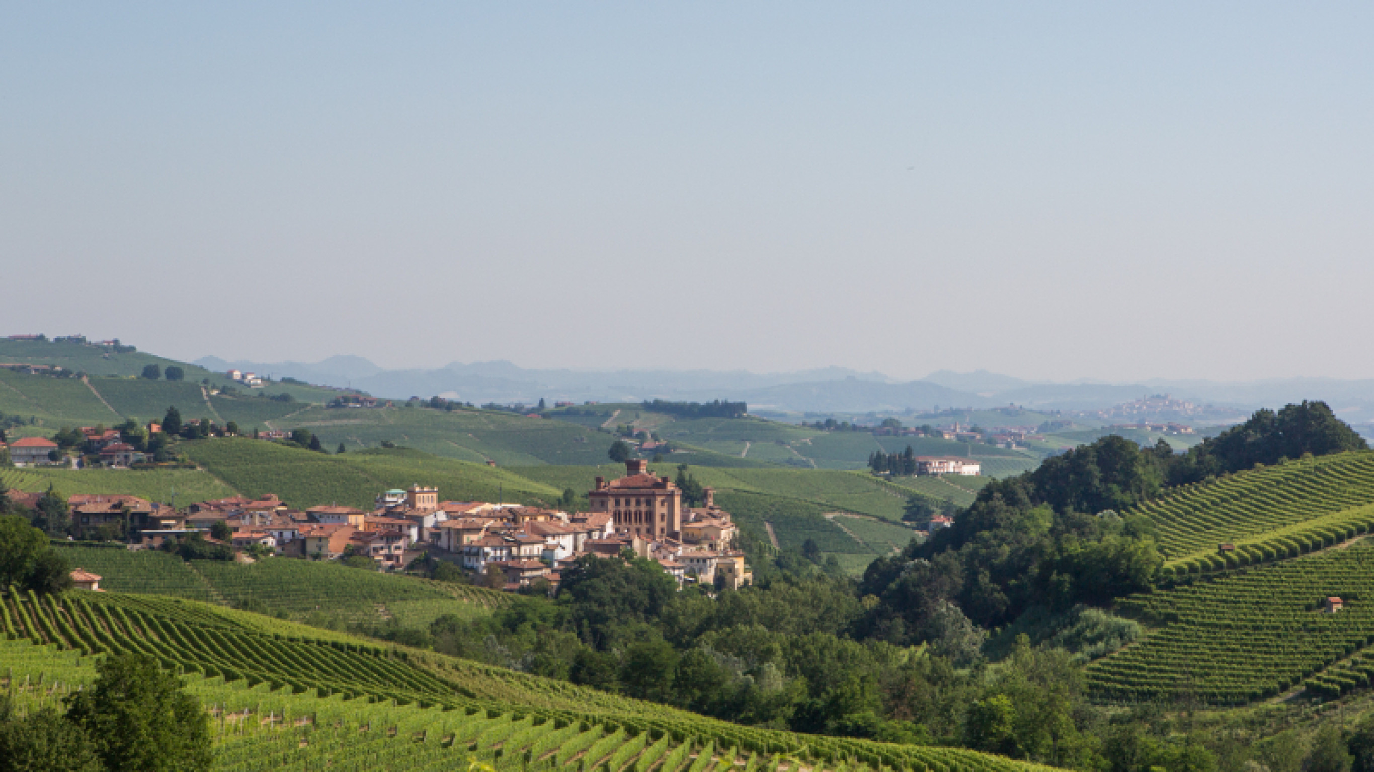 Hero Barolo e Novello per famiglie in ebike