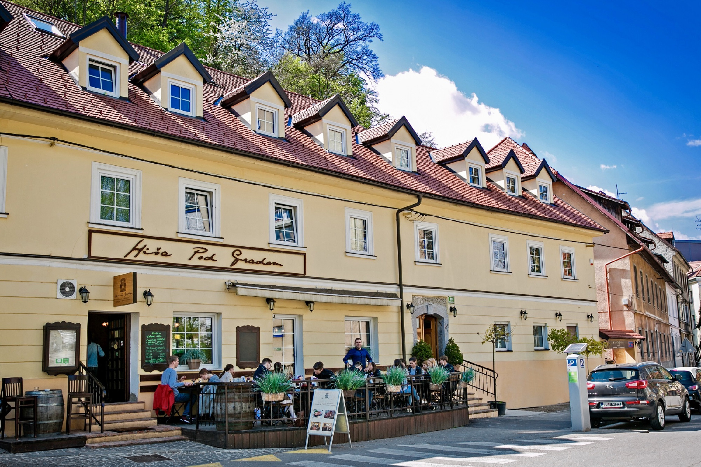 Hero Ljubljana Guided Tour with Lunch at Typical Restaurant Included