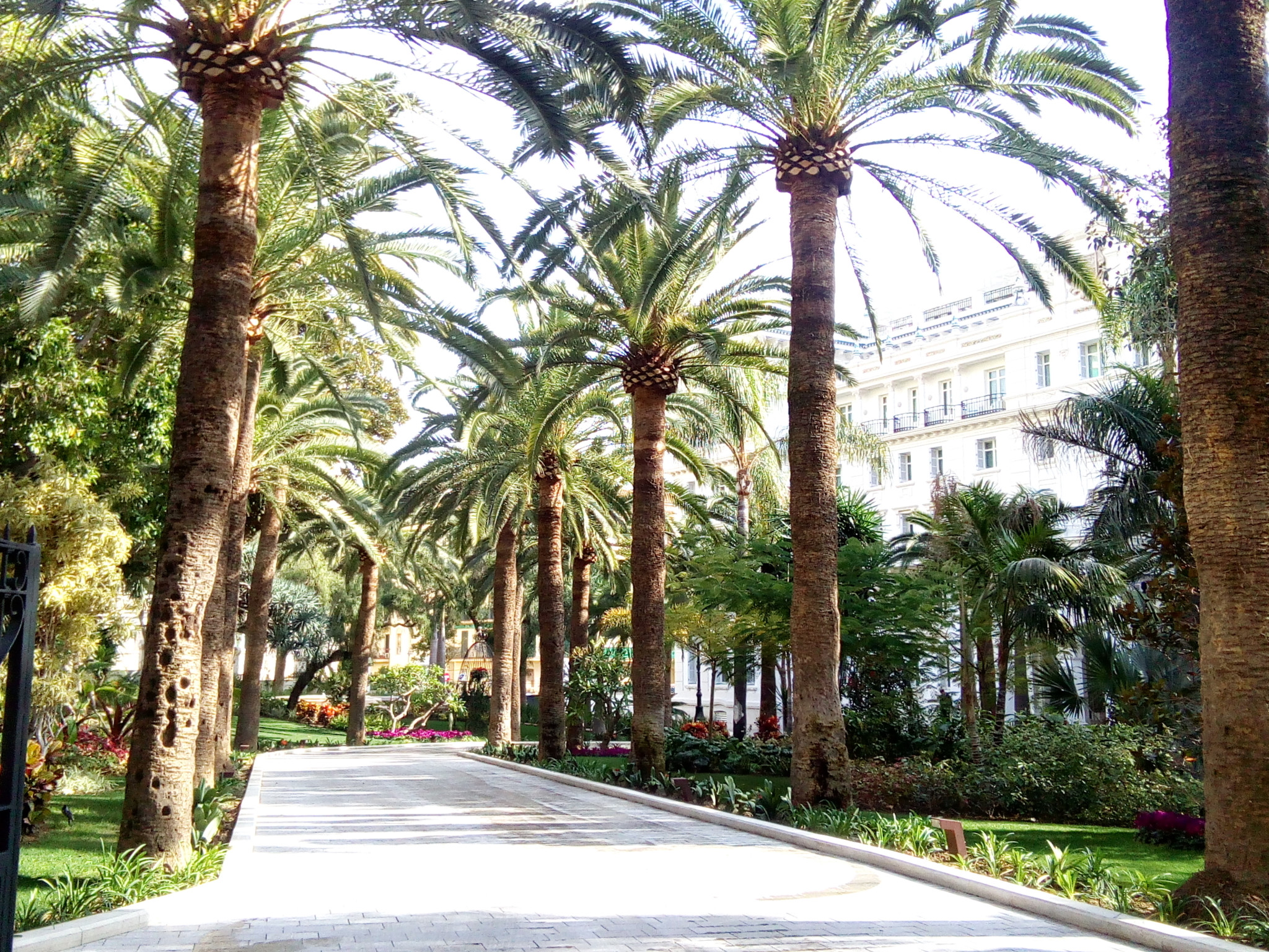 Hero Malaga City E-Bike Tour with a taste of tapas at the historic Baños del Carmen