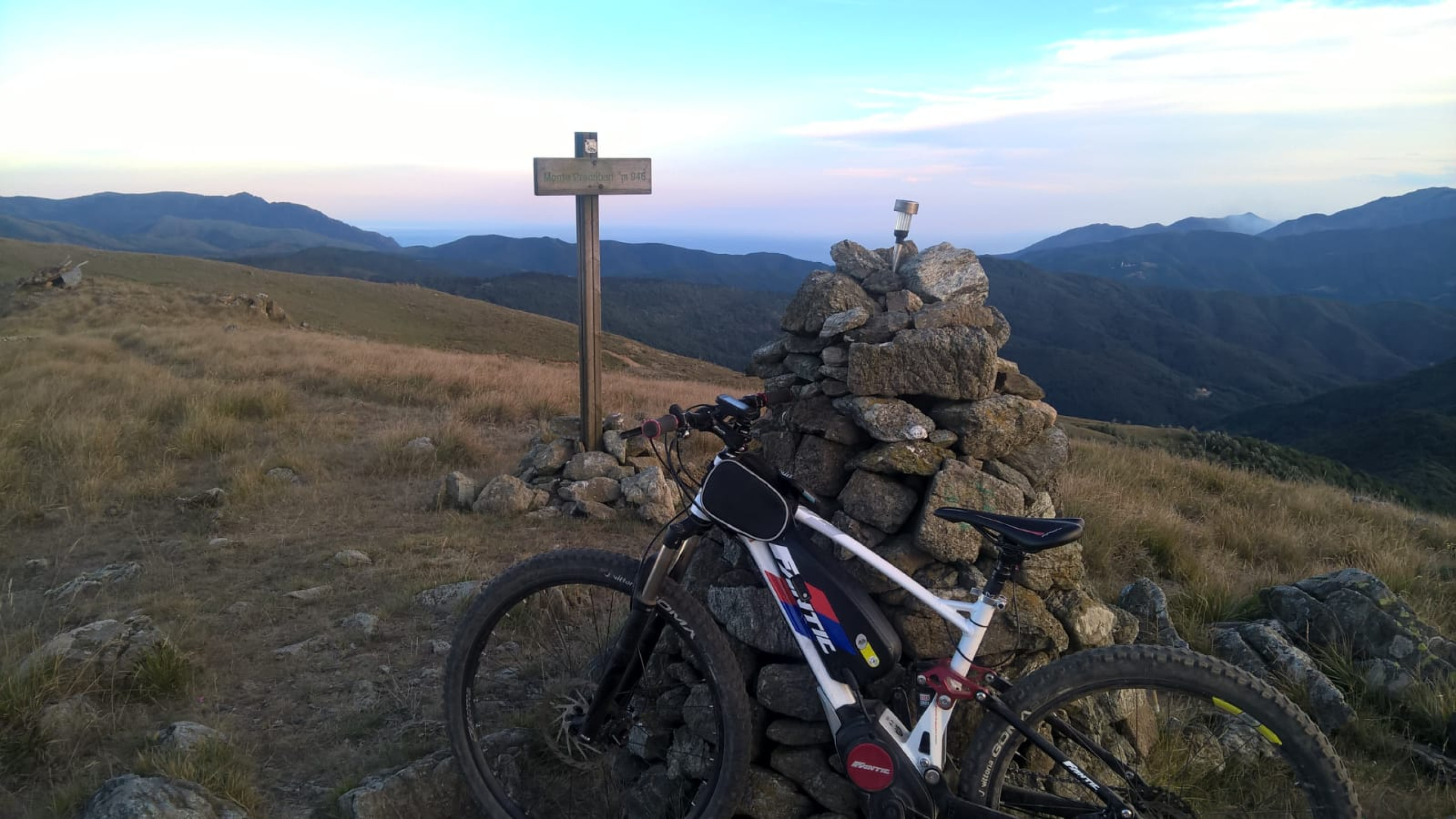 Hero Da Casaleggio Boiro alle Capanne di Marcarolo, passando per la Cirimilla e i laghi della Lavagnina