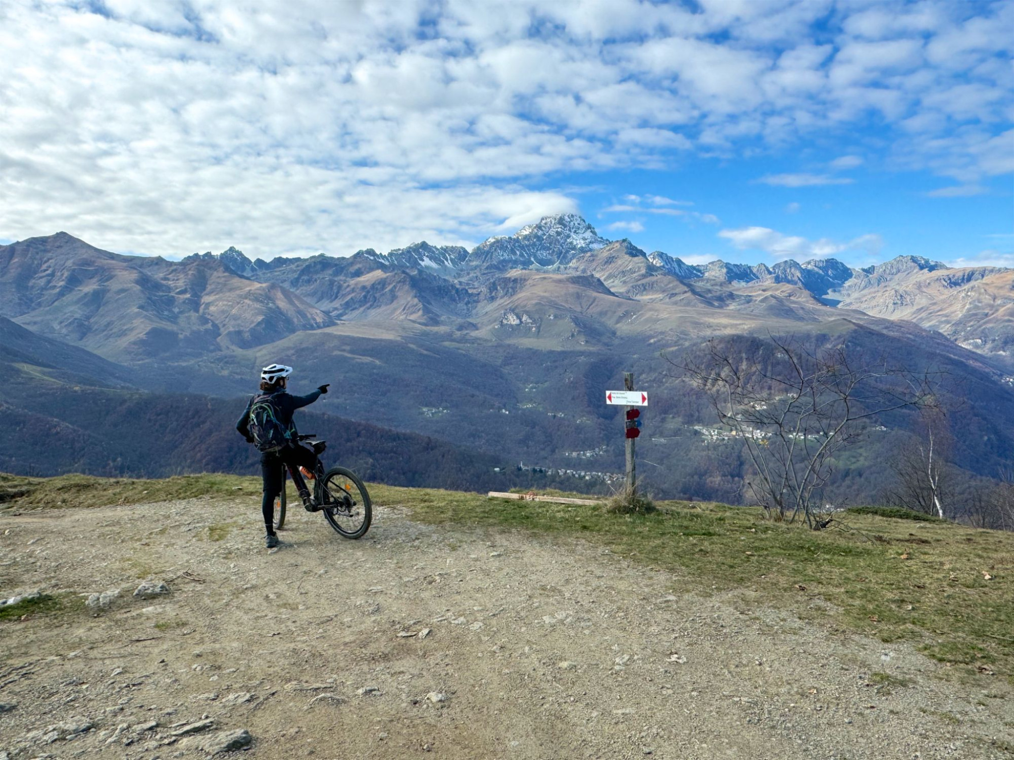 Hero Ai piedi del Monviso in ebike