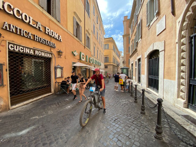 Tour serale guidato in ebike a Roma con gelato
