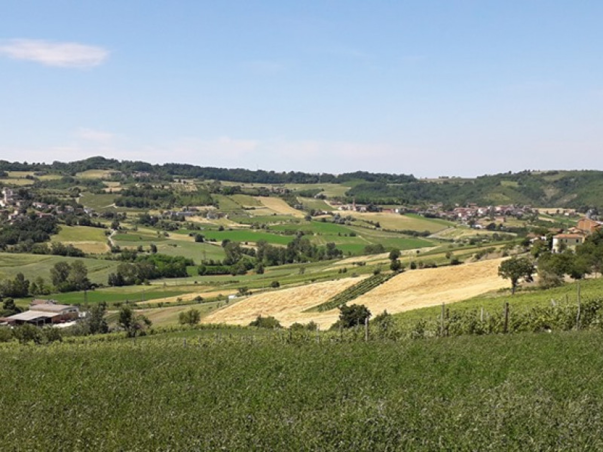 Hero Pedalando tra passi e valli dell'Appennino.