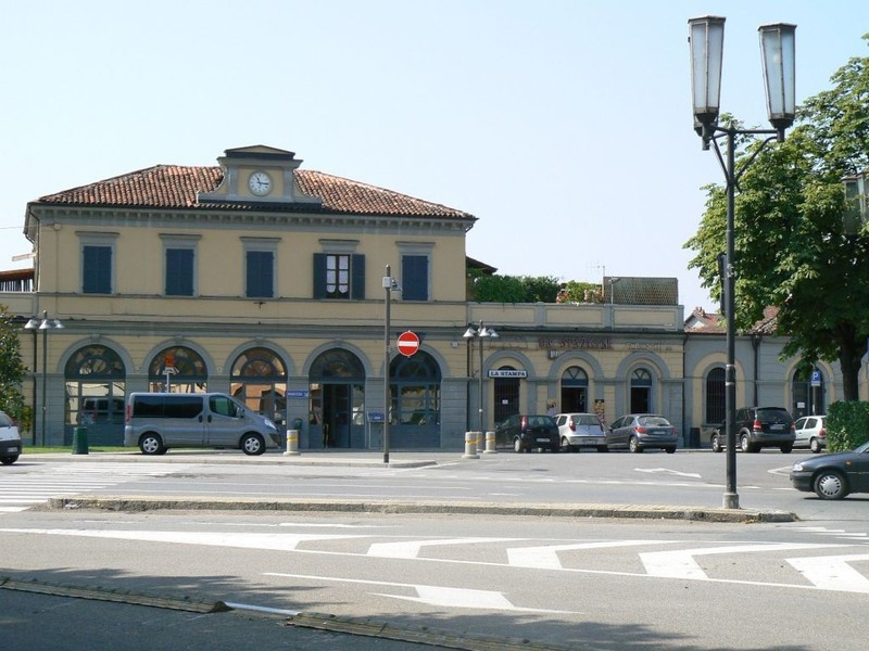 Bra Train Station