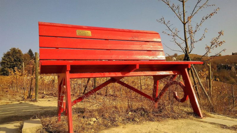 Panchina gigante rossa (Clavesana - Gorrea)