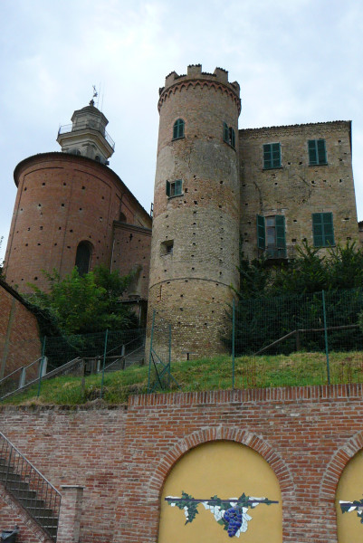 Calosso Castle and Saint Martin's church