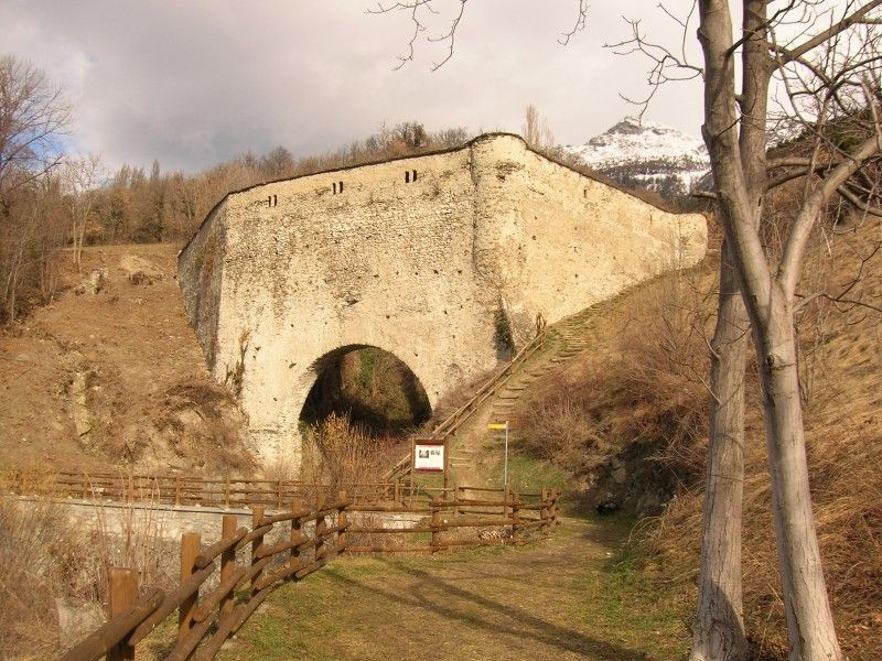 Ponte acquedotto Grand Arvou