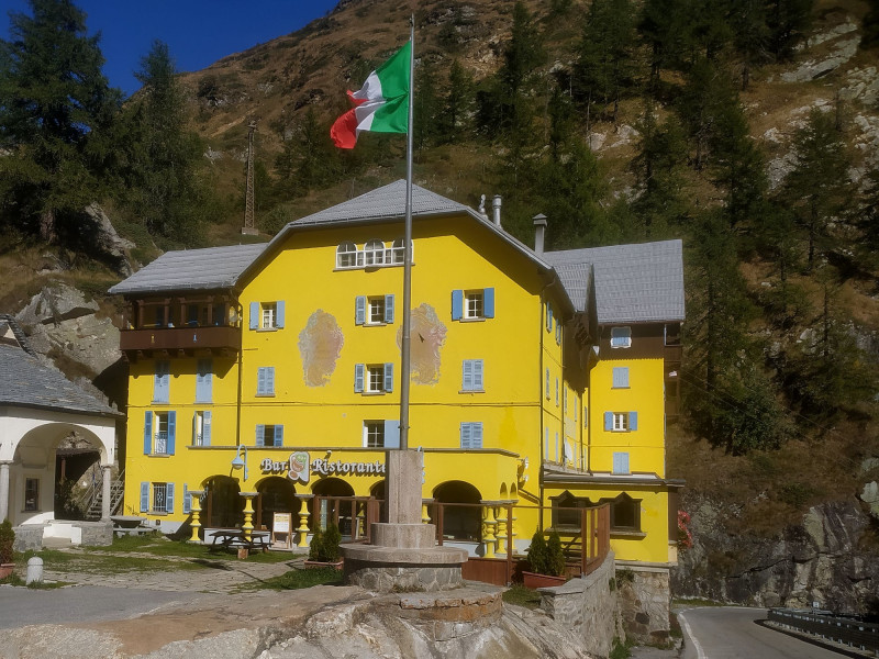 Hotel restaurant "La Cascata del Toce" by MTB